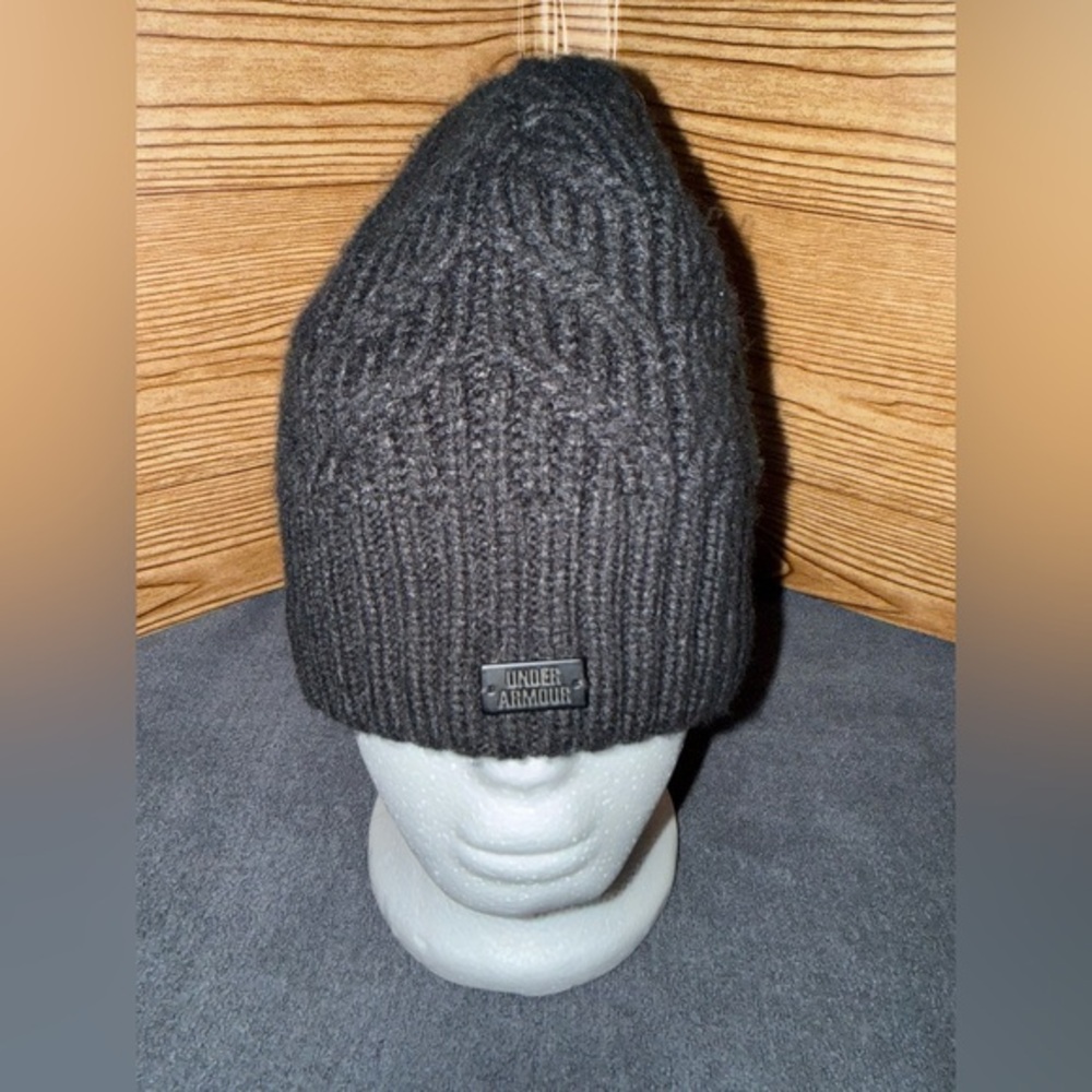🛷Under Armour Black Atlas Beanie Hat